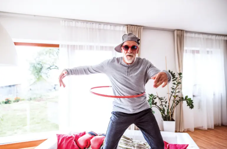 Man hoolahoop